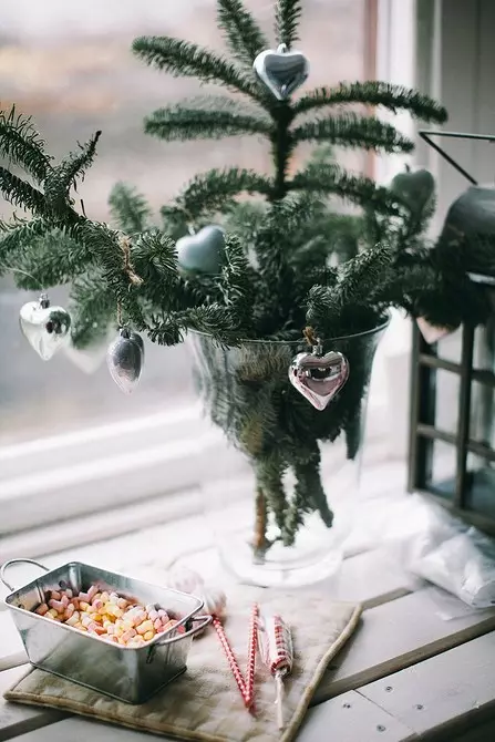 5 idei pentru decorarea copacului de Crăciun în stilurile interioare populare 5483_40