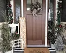 Si të dekoroj derën në Vitin e Ri: 5 opsionet më të bukura 5530_101