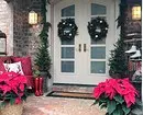 Cómo decorar la puerta al Año Nuevo: 5 Opciones más hermosas 5530_105