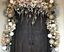 How to decorate the door to the new year: 5 most beautiful options 5530_73