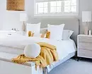 Bedroom design sa light colors (82 mga larawan) 5551_84