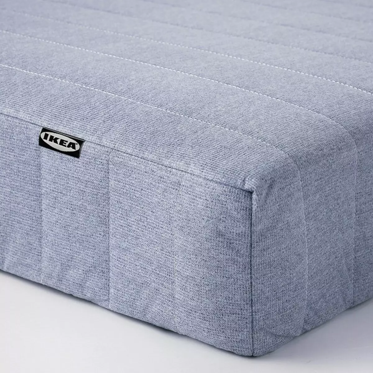 IKEA付きの安いベッドルームを手配する方法：12の製品のチェックリスト 5577_13