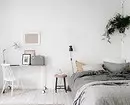 White bedroom: Mga tip sa pagpaparehistro at mga proyekto sa disenyo ng disenyo 5581_5