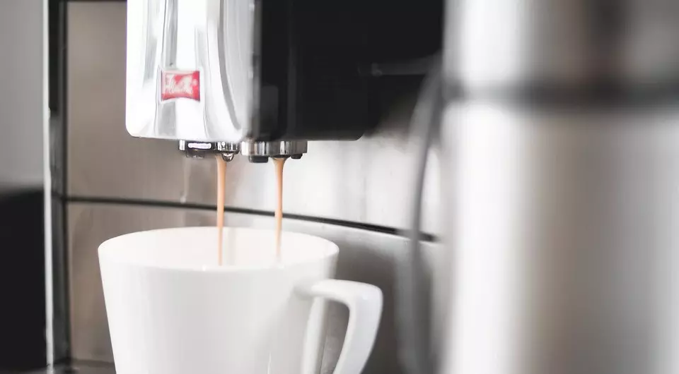 Vi vælger hvilken kaffemaskine der er bedre til hjemmet: 7 vigtige parametre og modeller rating 5601_34