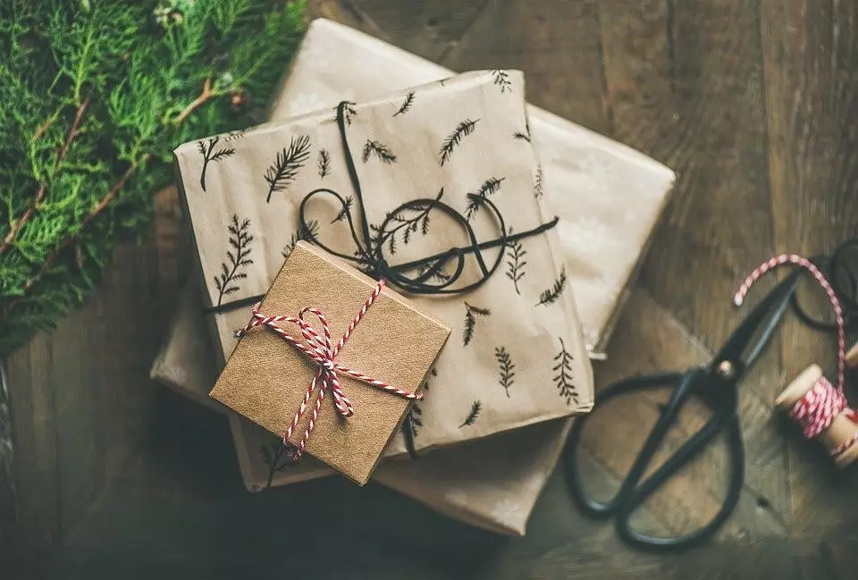 Jednostavno, ali lijepo: 7 ideja za pakiranje novogodišnjih darova 5620_4
