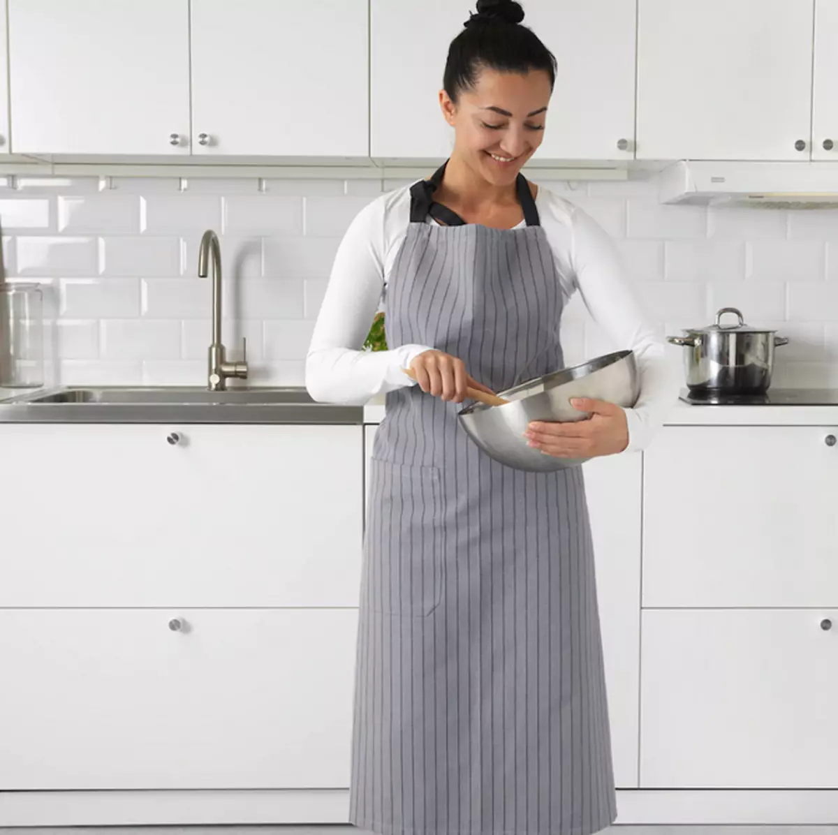 Како да креирате удобност на мала кујна: 5 едноставни чекори 5637_18