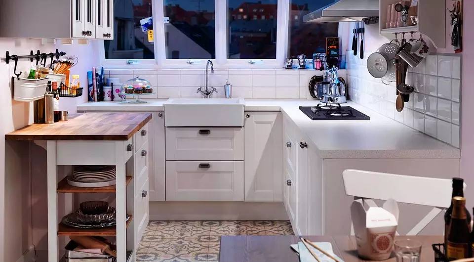 چگونه برای ایجاد راحتی در آشپزخانه کوچک: 5 مرحله ساده