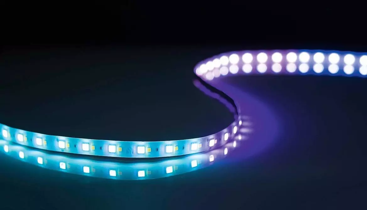 LED-tape in het interieur: hoe het te gebruiken en op te zetten 5780_8