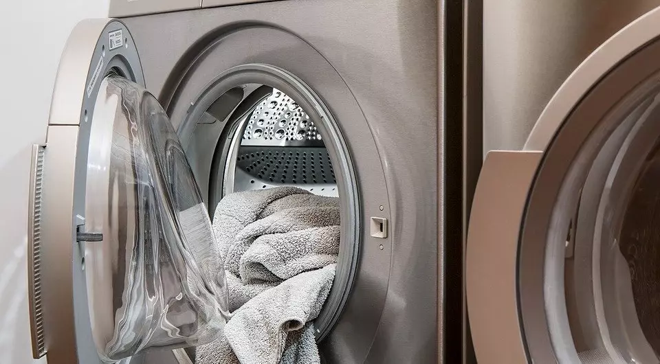 त्वरीत आणि कार्यक्षमतेने घाण पासून वॉशिंग मशीन कसे स्वच्छ करावे
