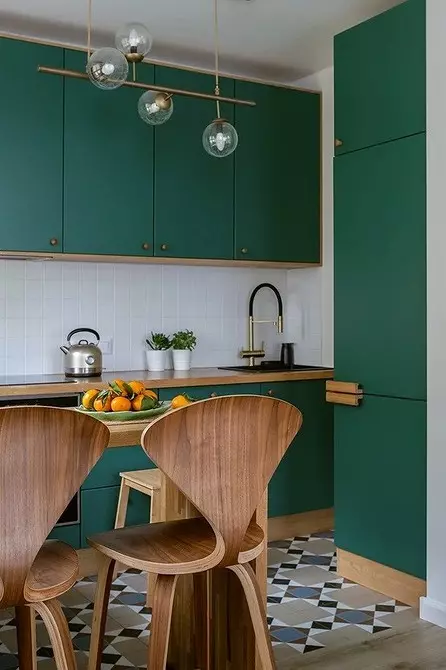 It is stylish: 8 kitchens, where two floor coatings combined 5953_36