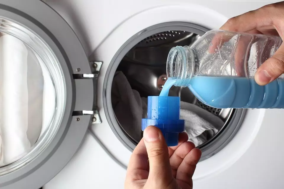 Com rentar el tul i no espatllar-lo: consells útils per al rentat manual i de màquina 5997_15