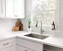 Bijela kuhinja s White Countertop: 5 opcija dizajna i 50 fotografija 5999_10
