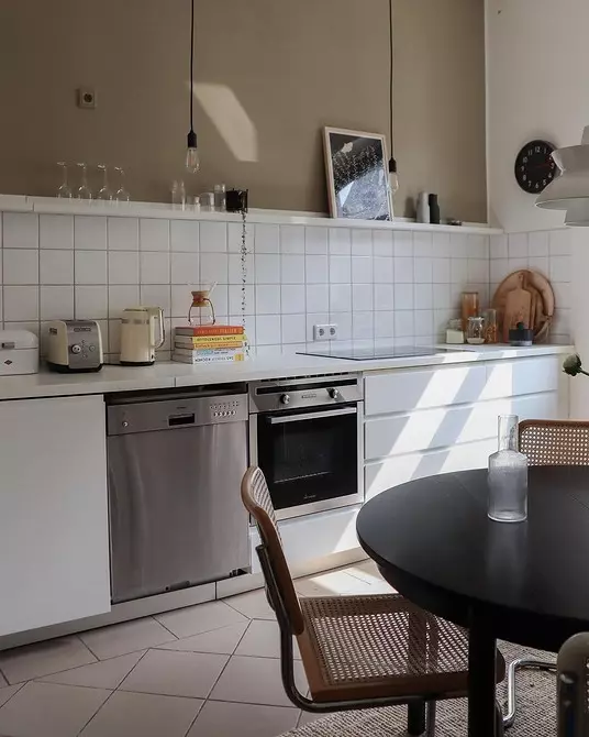 Cozinha branca com bancada branca: 5 opções de design e 50 fotos 5999_17