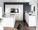 Baltā virtuve ar baltu countertop: 5 dizaina opcijas un 50 fotogrāfijas 5999_25