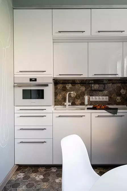 Baltoji virtuvė su balta stalviršiu: 5 dizaino parinktys ir 50 nuotraukų 5999_41