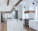 Cucina bianca con controsoffitto bianco: 5 opzioni di progettazione e 50 foto 5999_48