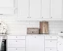 Biela kuchyňa s bielym doskou: 5 Dizajn Možnosti a 50 fotografií 5999_65