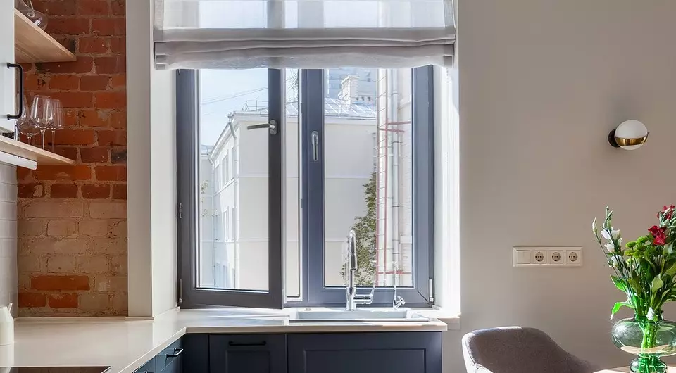 Мийка біля вікна на кухні: гарний прийом або головний біль? запитали дизайнерів 6007_13