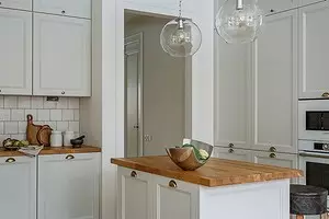 Біла кухня з дерев'яною стільницею (42 фото) 6019_1