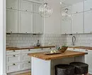 Bílá kuchyně s dřevěnou desku (42 fotografií) \ t 6019_23