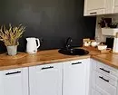 Cucina bianca con controsoffitto in legno (42 foto) 6019_71