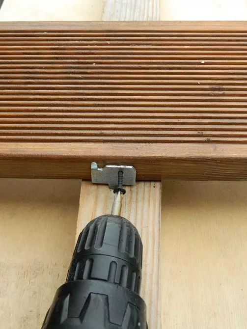Cara membuat langkah-langkah untuk teras kayu dan dpk melakukannya sendiri: instruksi langkah demi langkah 6051_45