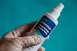 Sådan bruger du antibakteriel spray til desinfektion hjemme: 6 tips til bedre resultater