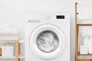 Πώς να πλύνετε τις κουρτίνες: Οδηγίες για χειροκίνητη και πλυντήριο ρούχων 6066_1