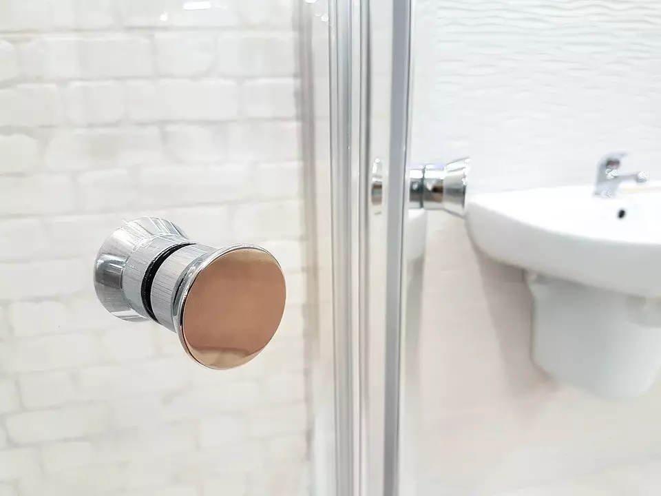 Jak zrobić prysznic z płytki bez palet: szczegółowe instrukcje 6179_18