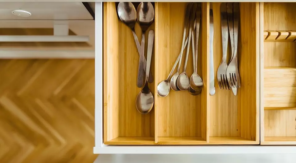 Hoe kinne keukenkasten kieze en juste opslach organisearje: 7 wichtige tips