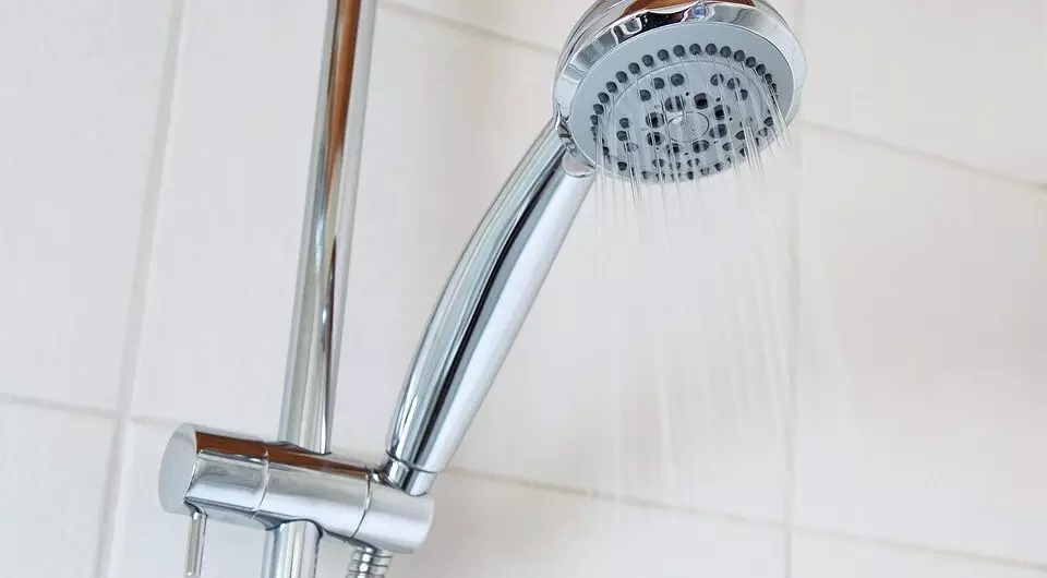 如何在公寓淋浴时而不是浴室：重新安装的详细指南 6209_10