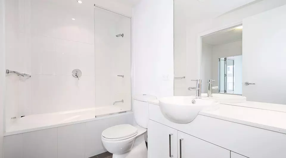 如何在公寓淋浴时而不是浴室：重新安装的详细指南 6209_9