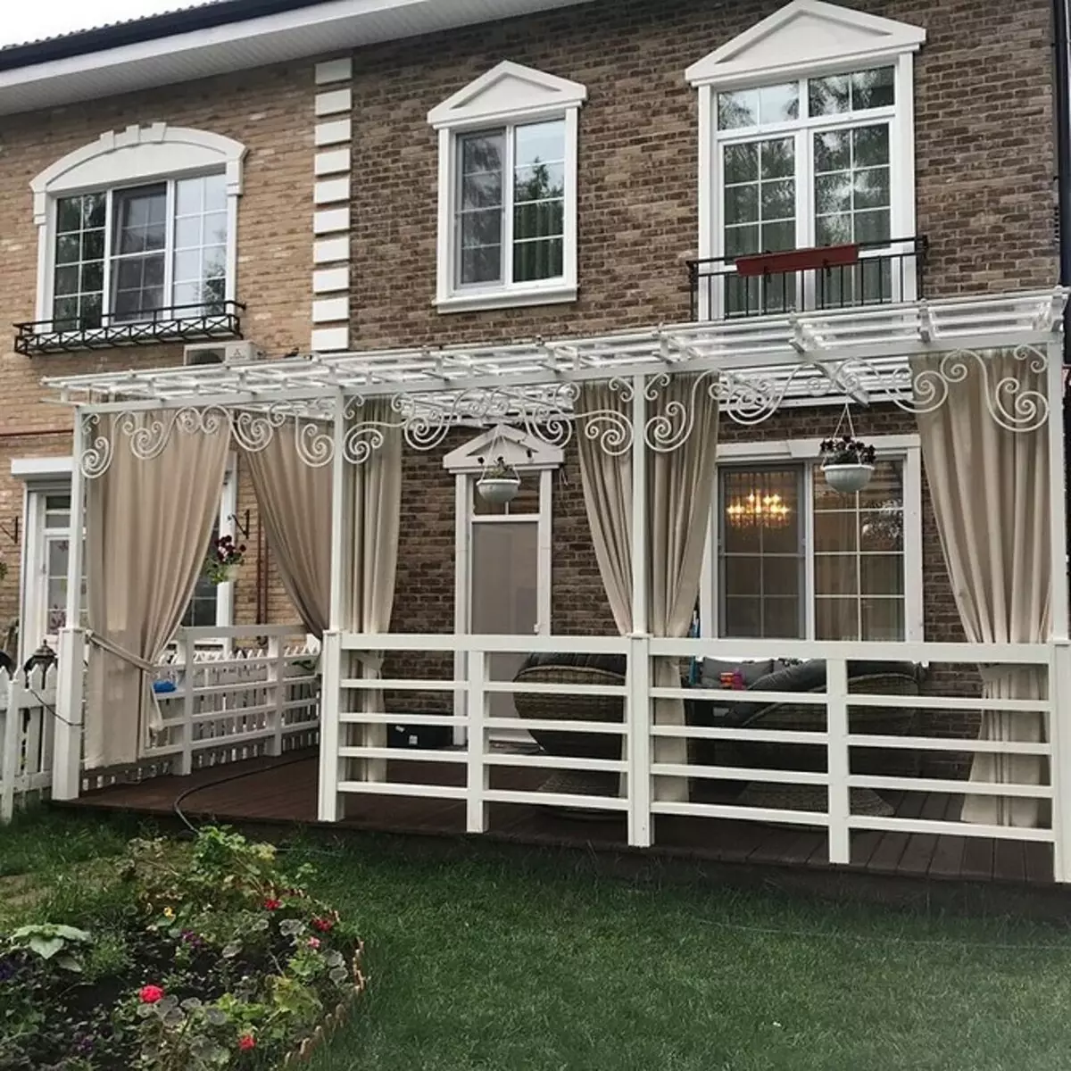 Velg gardinene for verandaen og terrassen på materialet, fargen og skjemaet 6224_28