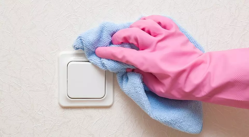 壁紙を洗う方法：7ファンドと役立つ便利なヒント