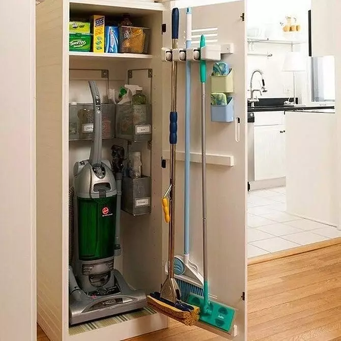 Where to keep a vacuum cleaner in the apartment: 8 convenient places 636_32