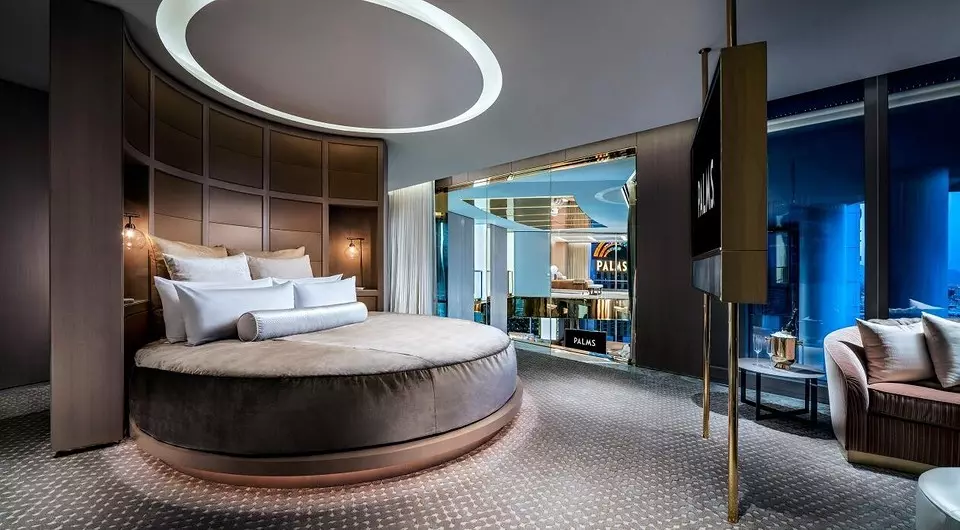 7 luxury hotel na kung saan milyon-milyong mga rubles ang nagkakahalaga