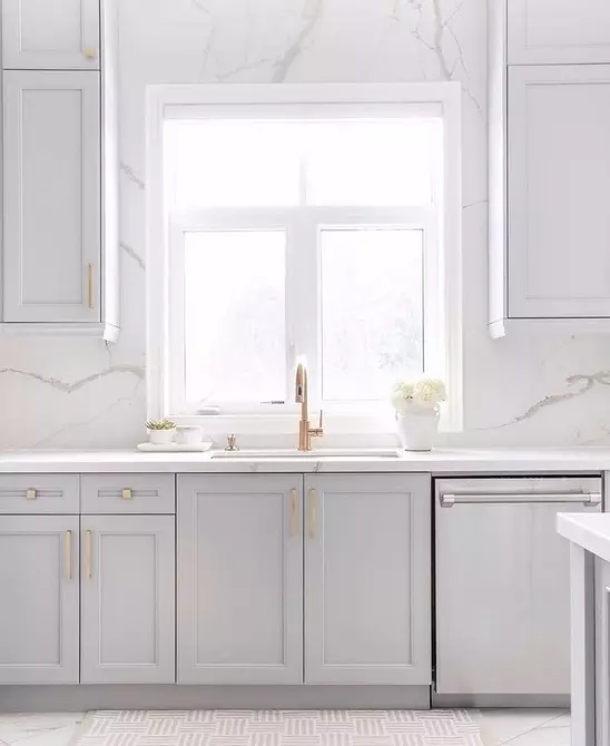 So stellen Sie ein Kücheninnenraum mit einem Waschbecken am Fenster aus: Nützliche Tipps und 58 Fotos 6462_20