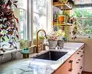 So stellen Sie ein Kücheninnenraum mit einem Waschbecken am Fenster aus: Nützliche Tipps und 58 Fotos 6462_46
