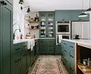Ինչպես տրամադրել խոհանոցային ինտերիեր պատուհանում լվացարանով. Օգտակար խորհուրդներ եւ 58 լուսանկար 6462_71