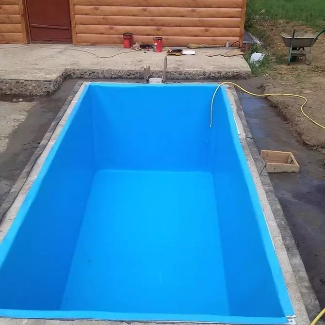 كيفية صنع حمام سباحة في المنزل: 3 أنواع من الهياكل والأساليب لتركيبها 6636_49