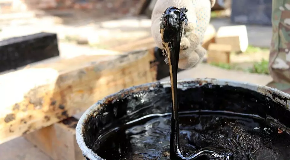 Jak zředit bitumen tmel pro střešní krytinu nebo nadaci