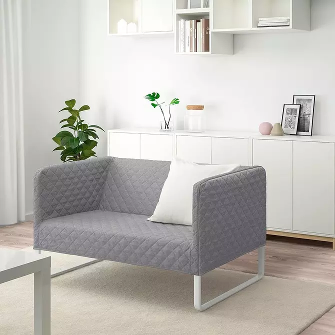 Paano mag-ayos ng murang living room na may IKEA: Natagpuan ang 11 angkop na mga kalakal 6648_14