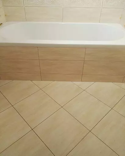 Instaliranje akrilnog kupališta: 3 kape koje se mogu izvesti vlastitim rukama 6653_52