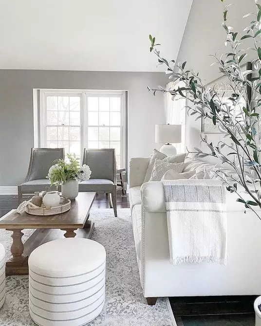 Crie uma zona macia ideal na sala de estar: 7 maneiras de combinar sofá e poltronas 6660_49