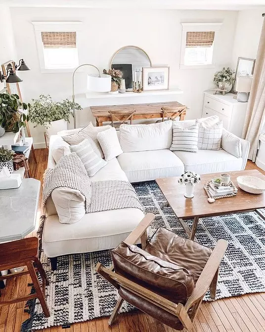 Crea una zona morbida ideale nel soggiorno: 7 modi per combinare il divano e le poltrone 6660_68