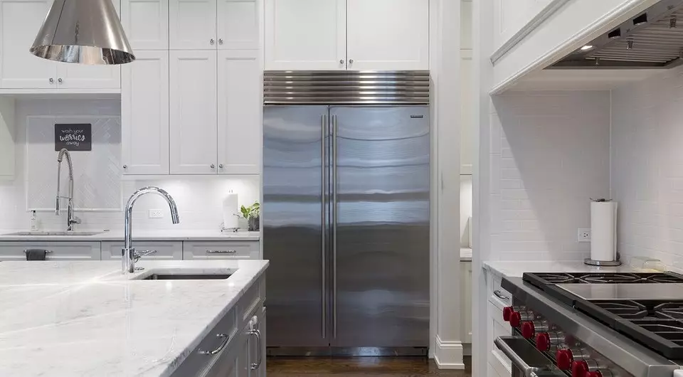 כיצד לסדר מחדש את הדלת של המקרר בצד השני