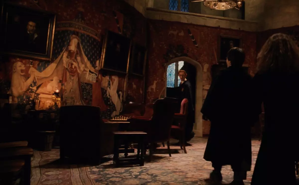 Sherlock ہومز لونگ روم اور مشہور فلموں اور ٹی وی سیریز سے 4 مزید آرام دہ اور پرسکون تفریحی کمرہ 6704_18