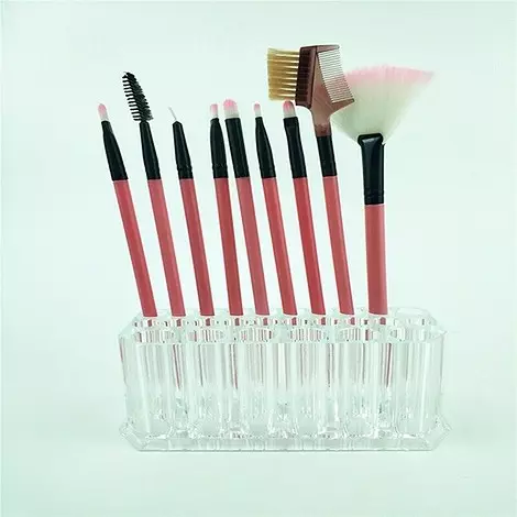 Acrylic holder para sa brushes.