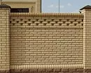 Brick Fence: Mga Uri ng Pagtatag at 47 Mga Totoong Larawan 7037_30