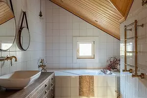 Διακοσμούμε το μπάνιο σε ένα ξύλινο σπίτι (39 φωτογραφίες) 7038_1